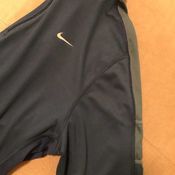 Nike running 1/4 zip - Picture 4 of 4